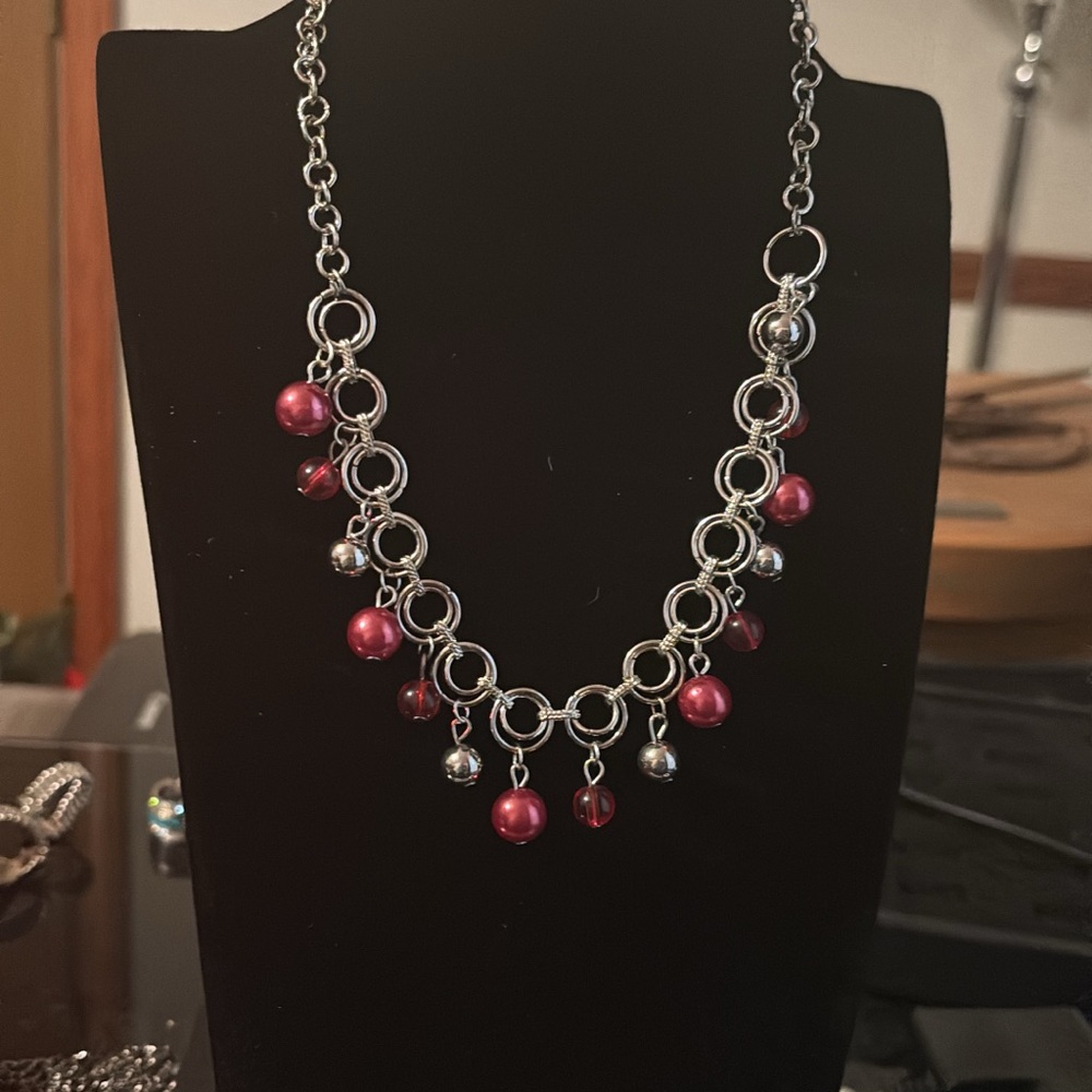 Set Silver and Red Beaded Necklace